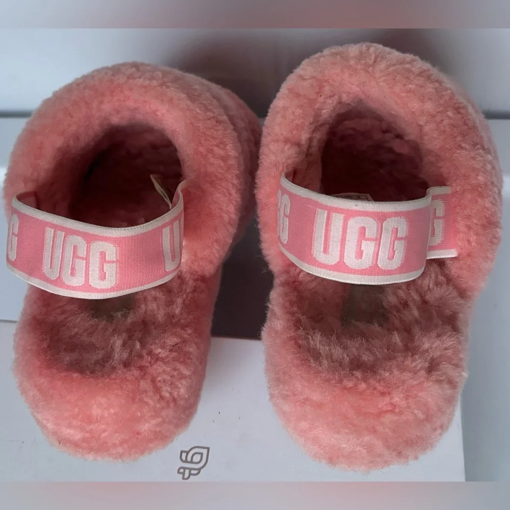 UGG Fluff Yeah Slides Sheepskin with Elastic Logo Strap in Salmon Pink Size 7